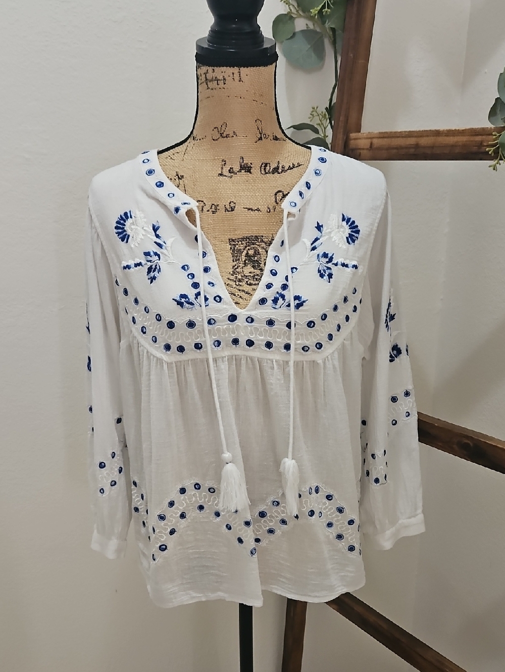 Size M Lucky Brand White Peasant Blouse with Blue Embroidery
